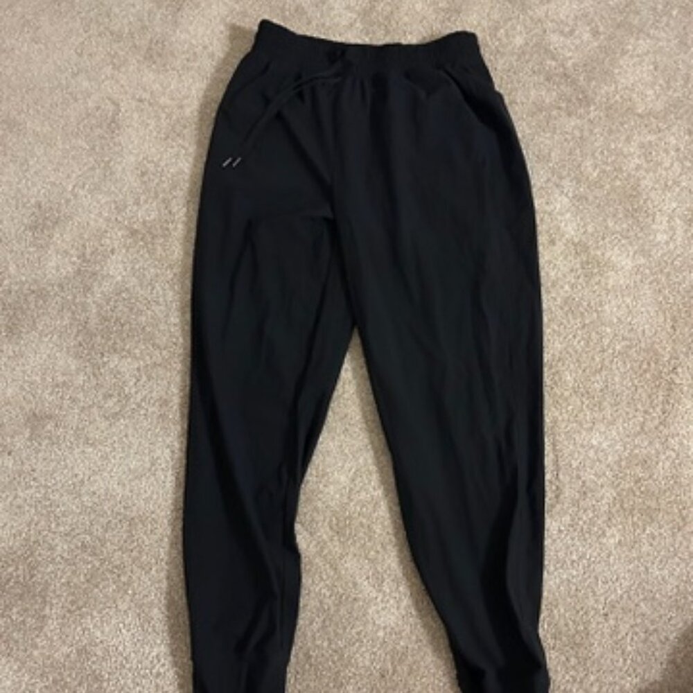 black sweat pants